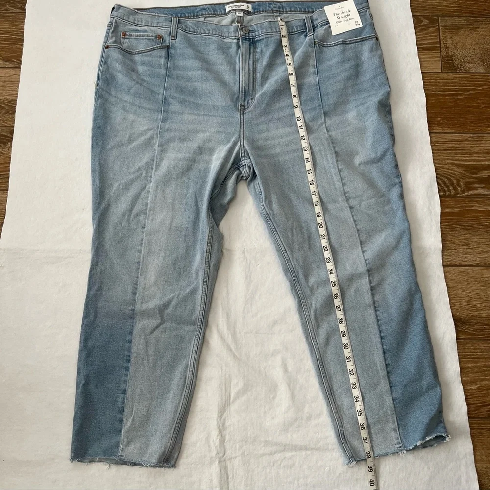 Abercrombie & Fitch Ankle Straight Ultra High Rise Jeans NWT